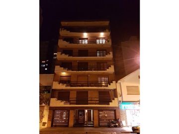 Departamento 4 amb con cochera. Zona Plaza Mitre