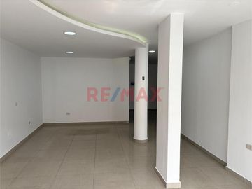 ¡Oportunidad Única En Yanahuara! Amplio Y Luminoso Local...