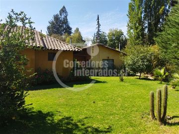 Parcela con 2 Casas Independientes.
