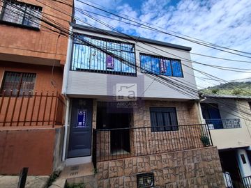 COD. 6482 - SE VENDE APARTAMENTO - BARRIO:  LA CUMBRE