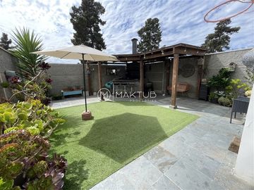 Casa en venta de 5 dorm. en Lomas de Montemar