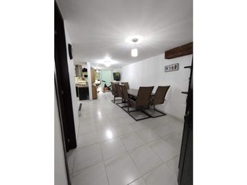 SE VENDE CASA EN CONJUNTO CERRADO EN CUBA ESQUINERA