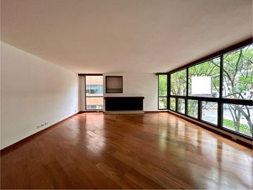 apartamento en arriendo/venta en el nogal. Cod V19792