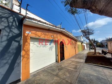 Alquiler De Casa Como Vivienda / Oficina A Puerta Cerrada