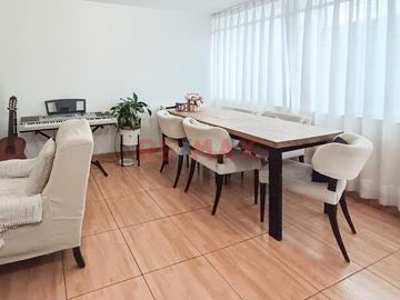 🚨Casa De 3 Pisos En Plena Av. Alcides Carrion A 01 Cdra...