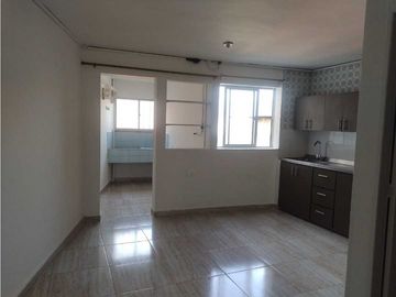 Arriendo Apartamento tercer piso barrio San Diego