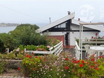 Excelente Propiedad con 3 casas independientes en El Quisco