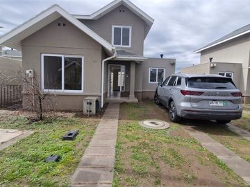 Casa en arriendo de 3 dorm. en Padre Hurtado