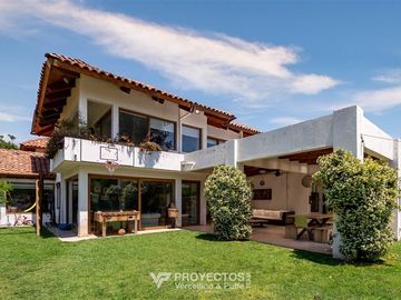 Casa en venta de 6 dorm. en La Reina Alta
