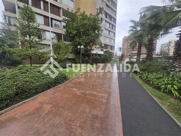Departamento de 3 dorm. en Cristobal Colon/ La Capitania