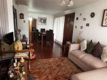 Casa en venta de 4 dorm, amplio terreno en Ñuñoa