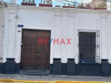 Excelente Casona , Ubicada Enpleno Centro Historico