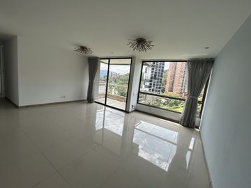 apartamento en arriendo en altos del poblado. Cod A9433928