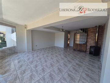 Casa en venta, a pasos del plan de Reñaca