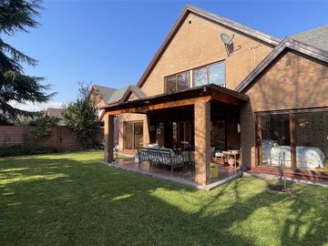 MAGNIFICA PROPIEDAD PARA TU FAMILIA, Tu hogar en Chicureo!!