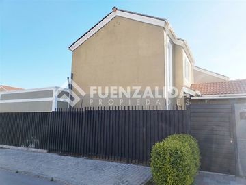 Casa en arriendo de 3 dorm. en San Bernardo