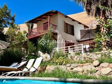 Casa en venta 4 dorm.2 baños piscina, terraza en Paihuano