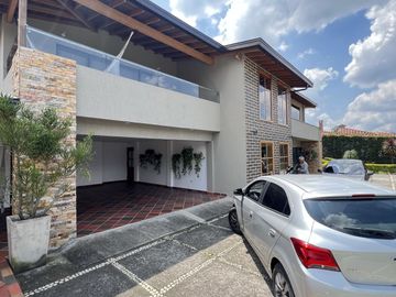 casa campestre en arriendo en la mina. Cod A9433133