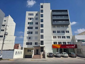 DEPARTAMENTO MUY AMPLIO FRENTE A PARQUE TANGAMANGA UNO