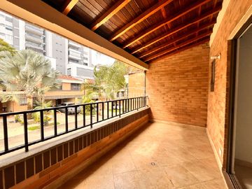 casa en arriendo en loma de los benedictinos. Cod A777155