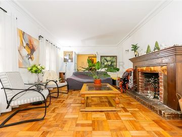 Casa en venta de 6 dorm. en Las Condes