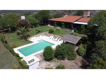 CASA PREMIUM CON PARQUE, PILETA Y CABAÑA