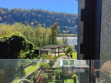 Oportunidad! Valor insuperable primera línea Lago Villarrica