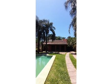 Chalet 5 dormitorios con piscina y jardín, Villa San Martín