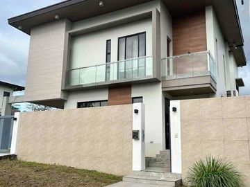 House and Lot For Sale @ Colinas Verdes Brand New...