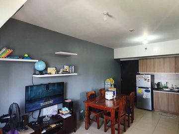 RUSH FOR SALE! 1BR FULLY FURNISHED CORNER CONDO W/...