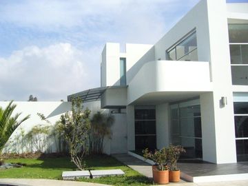 Quito, Venta Casa de Lujo Urb. Campo Alegre,...