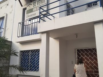 HERMOSA CASA EN VENTA  EN CRUCITA LA BELLA