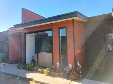 INVERSIONISTAS CONDOMINIO CON TRES CASAS TERMINADAS,...