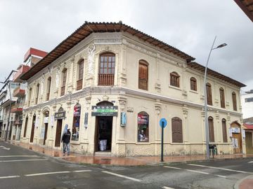EDIFICIO PATRIMONIAL EN VENTA, CENTRO CIUDAD DE LOJA