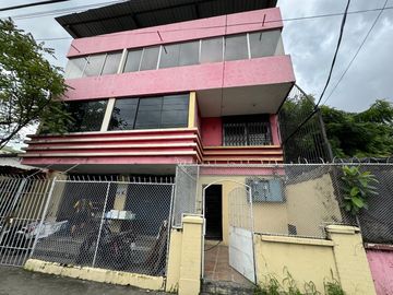 Se Vende Casa Rentera con Terreno Esquinero en Centro de...
