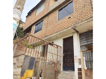 Venta Casa De 3 Pisos De 223 Mts En Comas