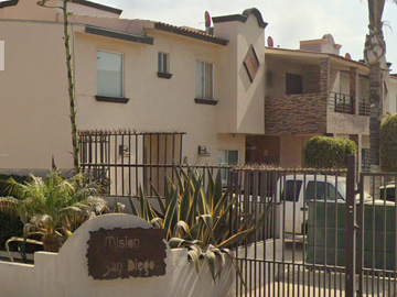CASA EN VENTA DE REMATE BANCARIO, SAN BORJA RESIDENCIAL,...