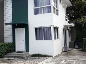 Corner Unit Single Attached House for Sale in Adele...
