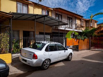 En Vicuña, venta de casa ampliada y regularizada, 5D y...