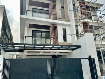 PRICE DROP ALERT!!  Kapitolyo Pasig | House and Lot For...