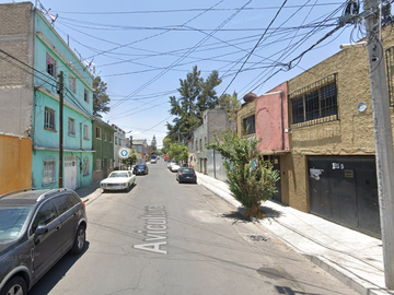 ¡¡HERMOSA CASA EN UNA DE LAS MEJORES ZONAS DE VENUSTIANO...