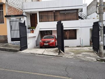 SE VENDE CASA DE OPORTUNIDAD 2 PLANTAS 317 M2. DE CONST....