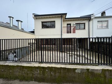 Gran casa comercial RENTANDO en pleno centro de Chillán