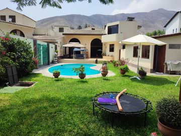 CASA EN VENTA , LA MOLINA , CUATRO HABITACIONES, CON...