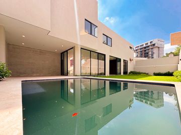 Casa De Lujo Nueva Con Alberca En Renta Zona Colomos...