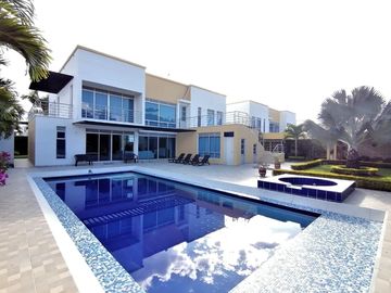 VENDO HERMOSA CASA EN CHINAUTA ANTES DEL PEAJE EXCELENTE...