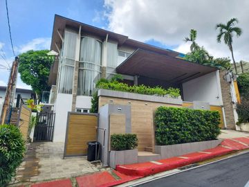 6 Bedroom House and Lot for Sale in Quezon City at White...
