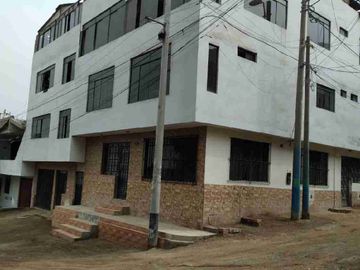 venta casa en Ventanilla de 4 pisos
