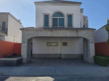 CASA EN RENTA AL NORTE DE SALTILLO EN FRACCIONAMIENTO...