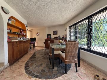 Casa en venta en Fraccionamiento Marroquín con dos frentes